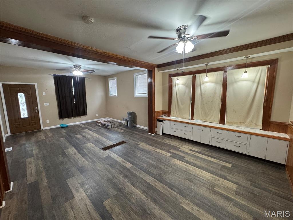 305 W Walnut Street Property Photo 5
