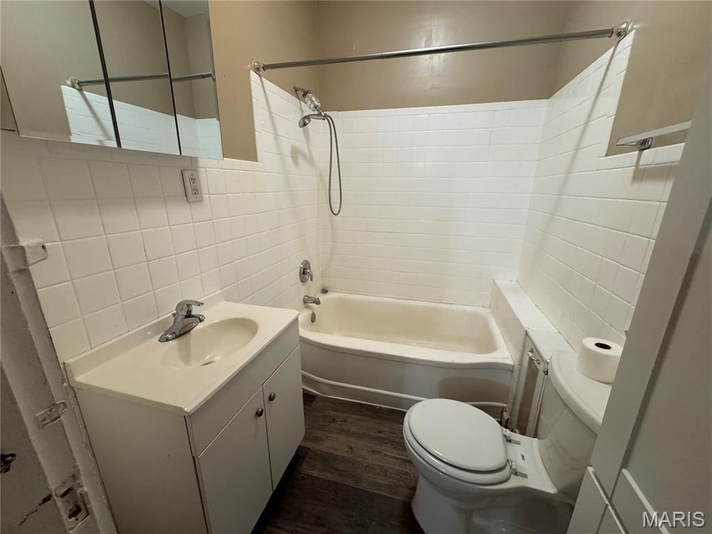 305 W Walnut Street Property Photo 9