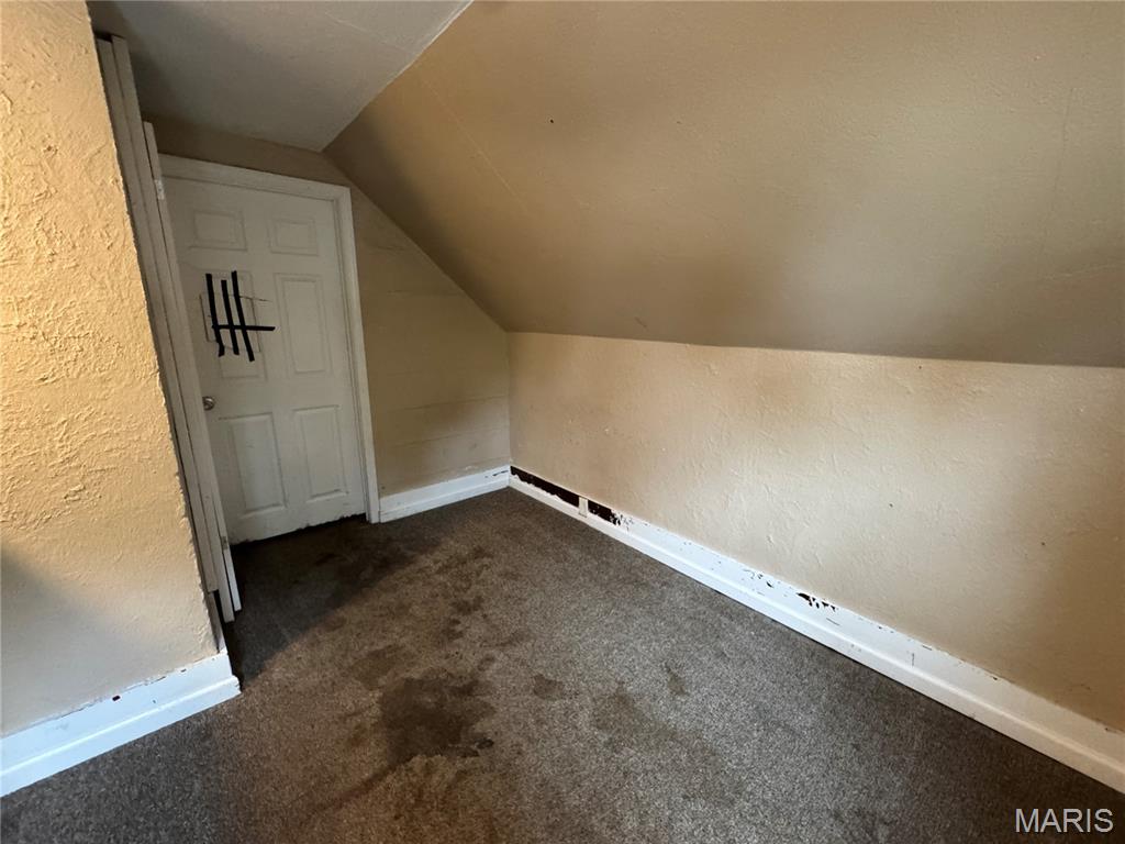 305 W Walnut Street Property Photo 16