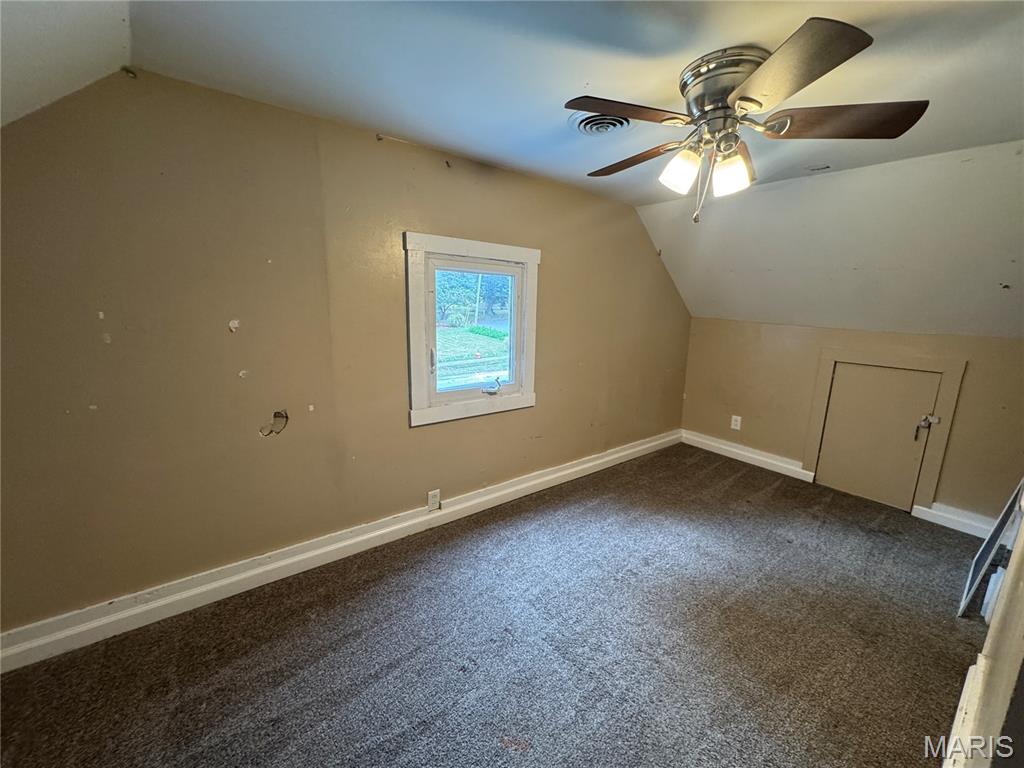 305 W Walnut Street Property Photo 18