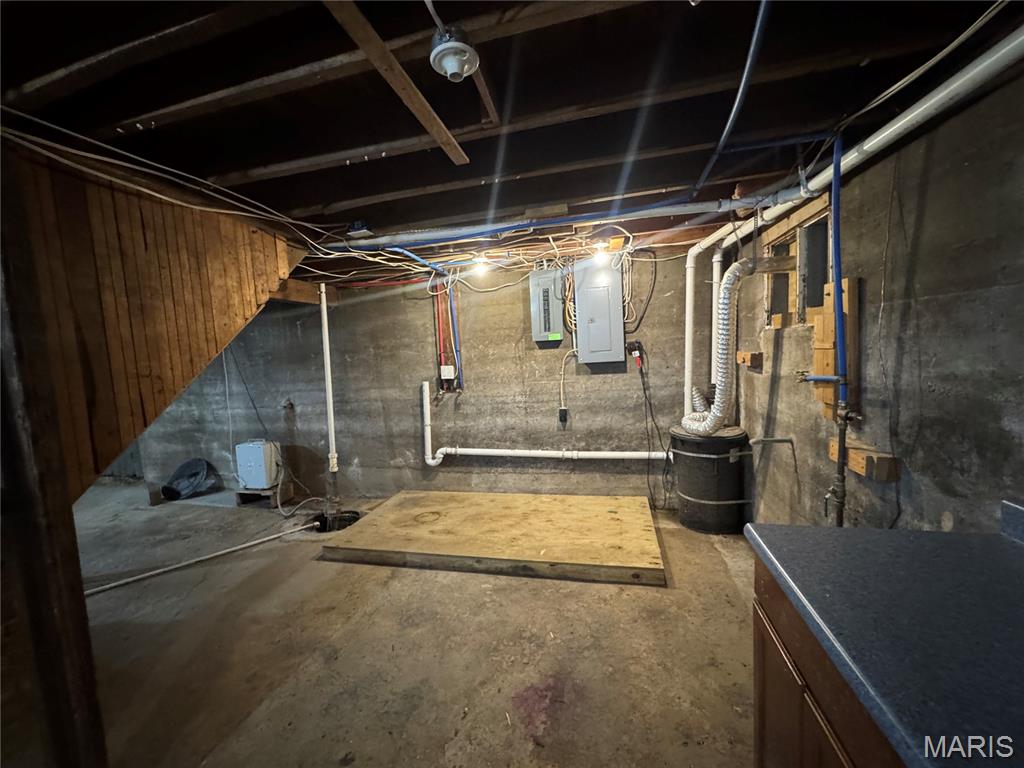 305 W Walnut Street Property Photo 21