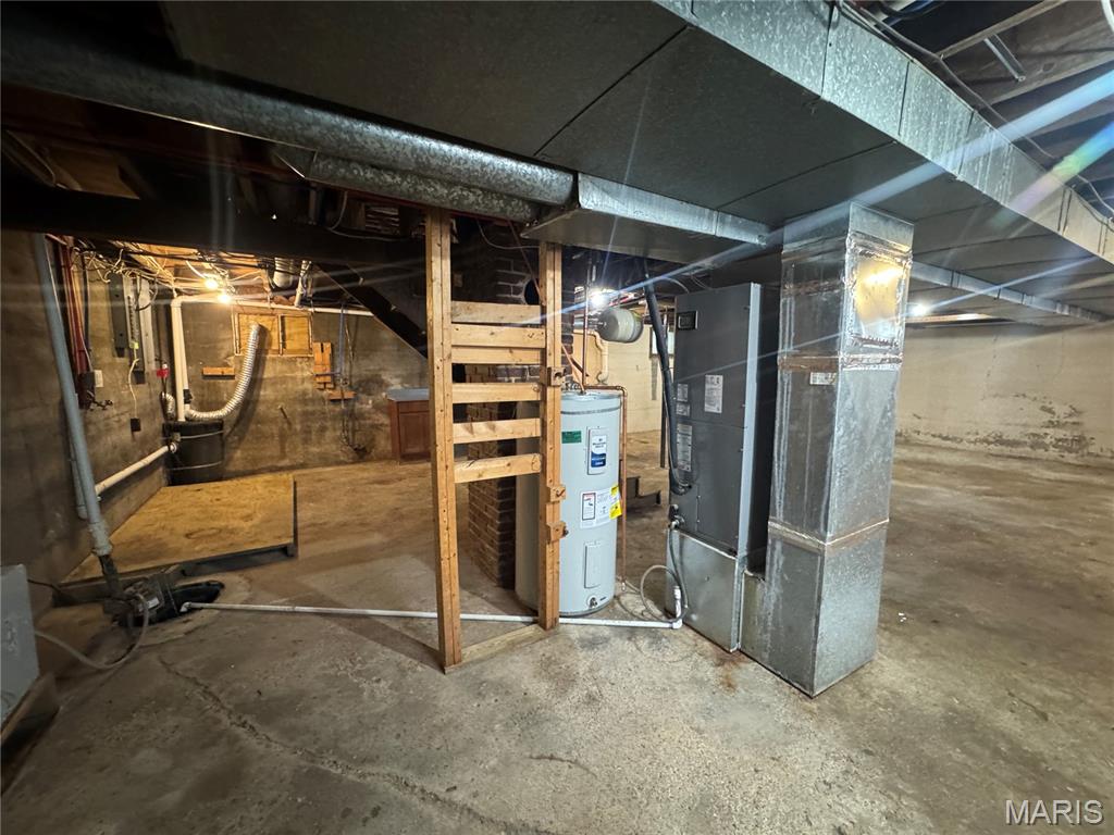 305 W Walnut Street Property Photo 23