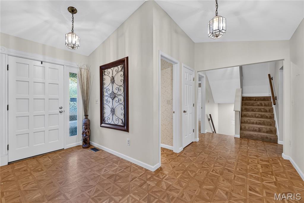 428 Sundowner Ridge Court Property Photo 6