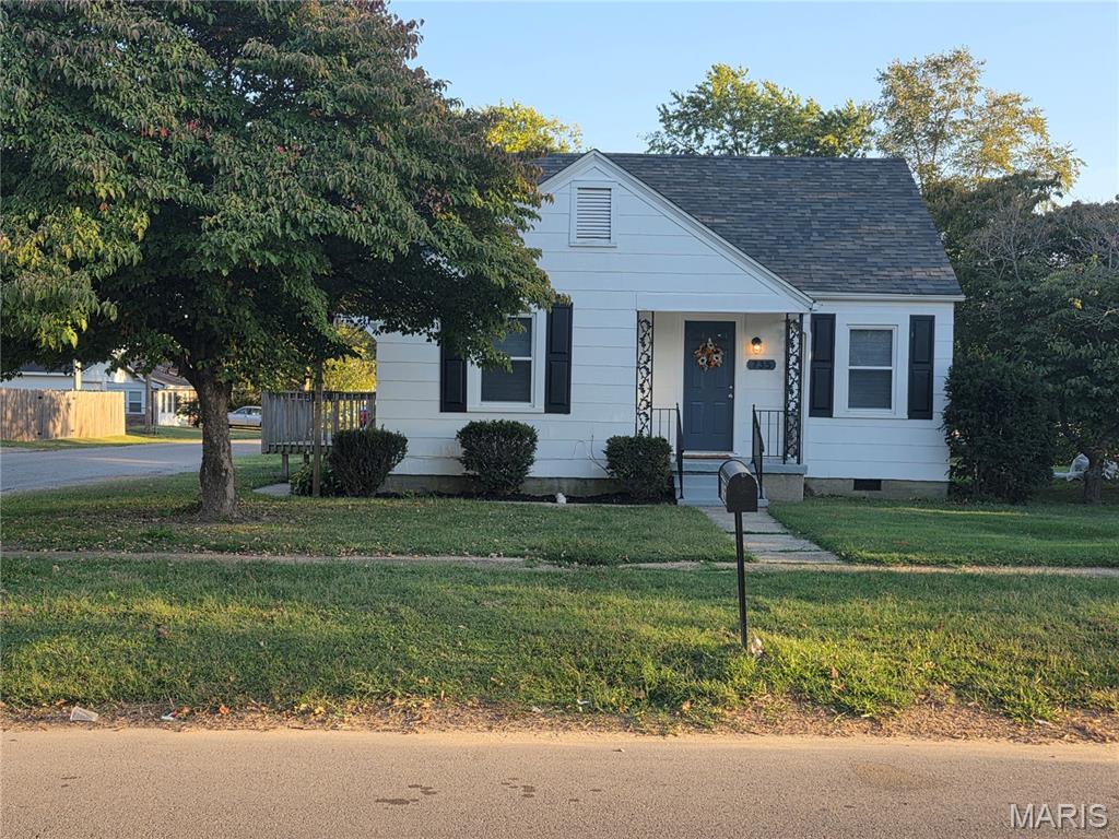 735 E Kathleen Street Property Photo 1