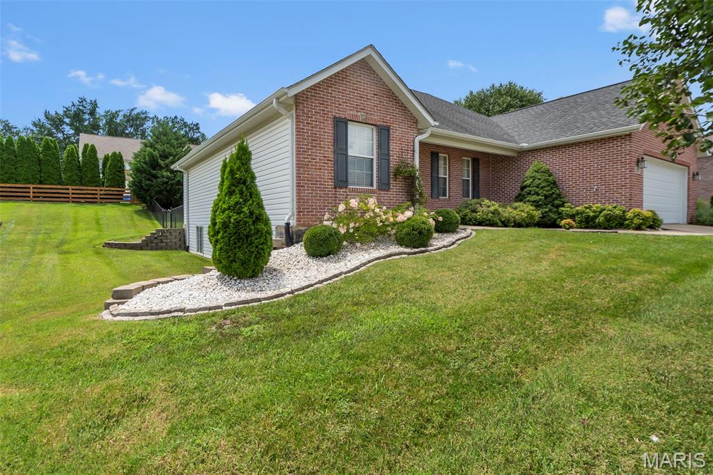 2131 Woodland Hills Drive Property Photo 2