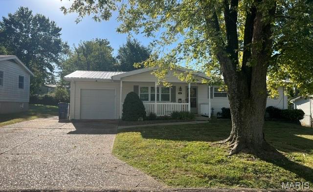 220 Berry Drive Property Photo 1