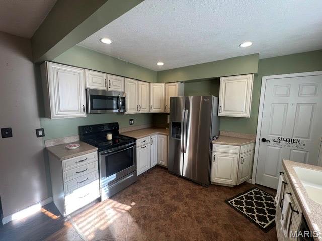 220 Berry Drive Property Photo 6