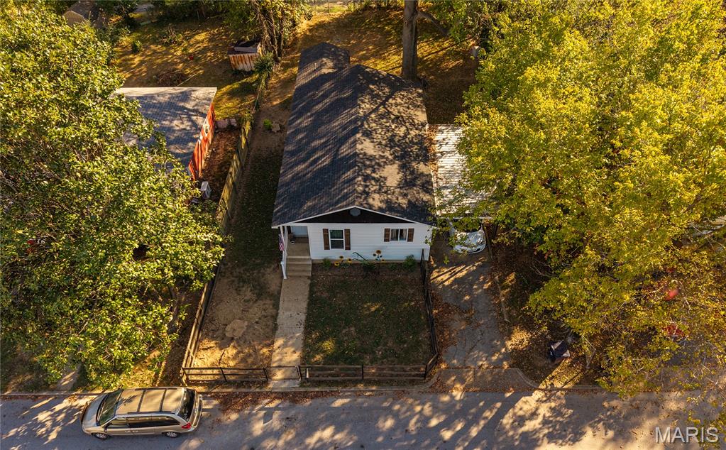 1052 W 6th Street Property Photo 3