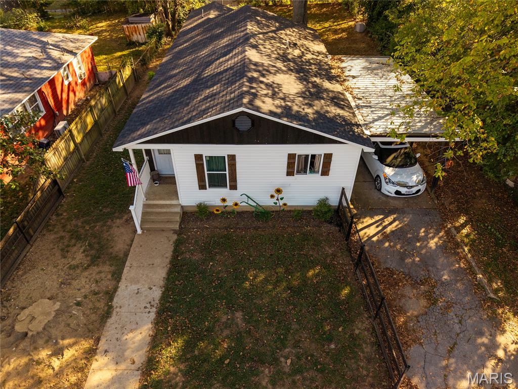 1052 W 6th Street Property Photo 4