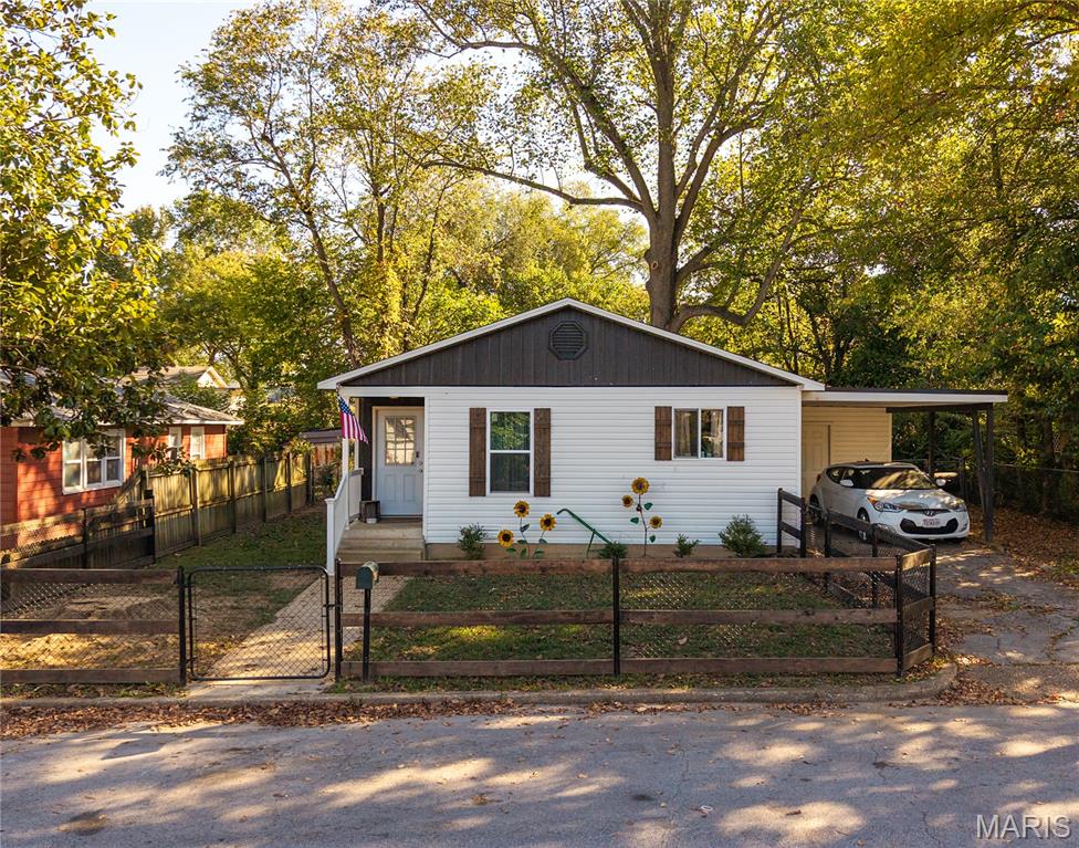 1052 W 6th Street Property Photo 5