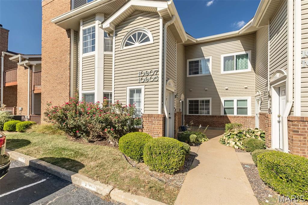 10905 Vauxhall Drive Property Photo 1