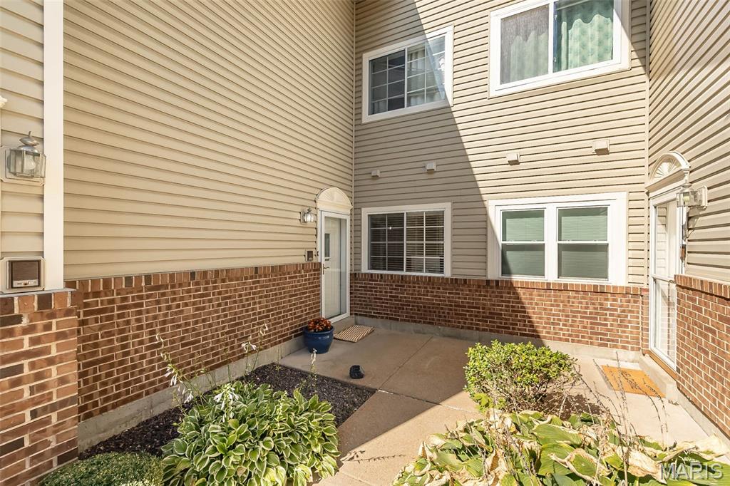 10905 Vauxhall Drive Property Photo 2