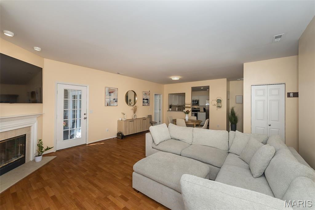 10905 Vauxhall Drive Property Photo 3