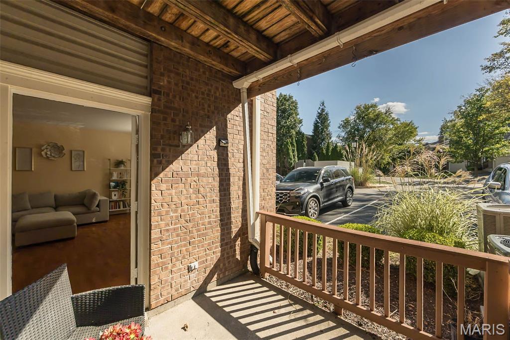10905 Vauxhall Drive Property Photo 6