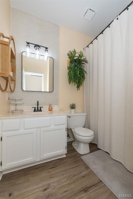 10905 Vauxhall Drive Property Photo 17
