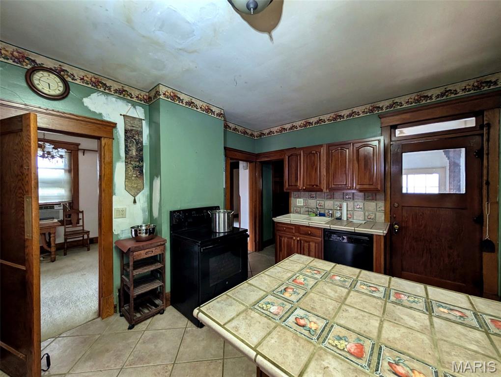 612 Langdon Street Property Photo 34