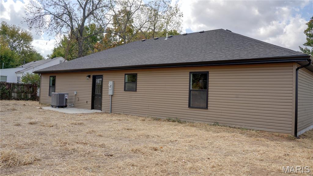 153 Crescent Drive Property Photo 4