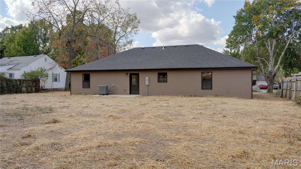 153 Crescent Drive Property Photo 5