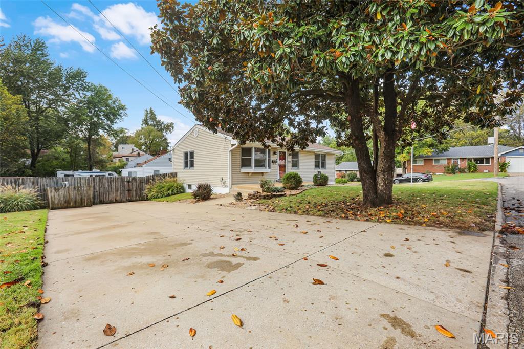 2525 Spencer Avenue Property Photo 2