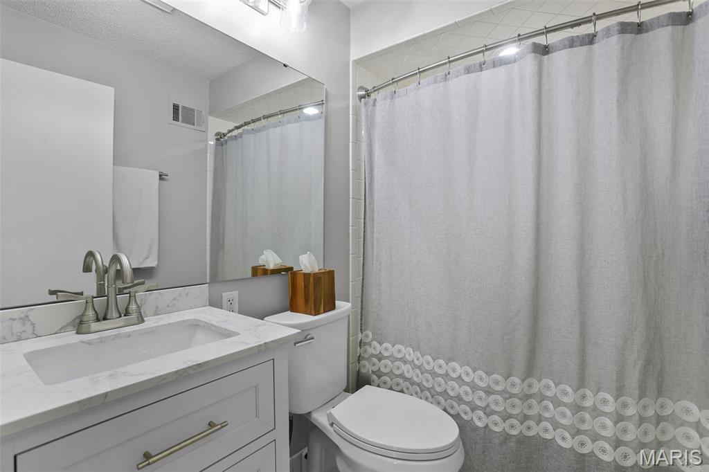 2525 Spencer Avenue Property Photo 17