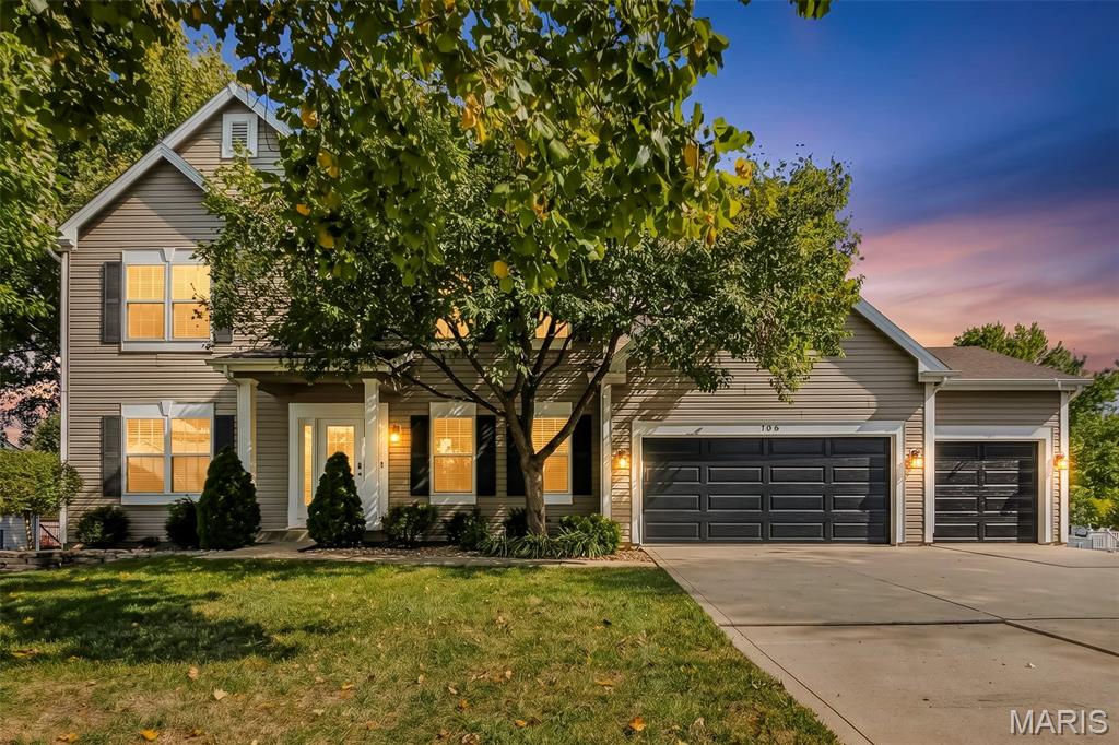 106 Crimson Oaks Court Property Photo 1