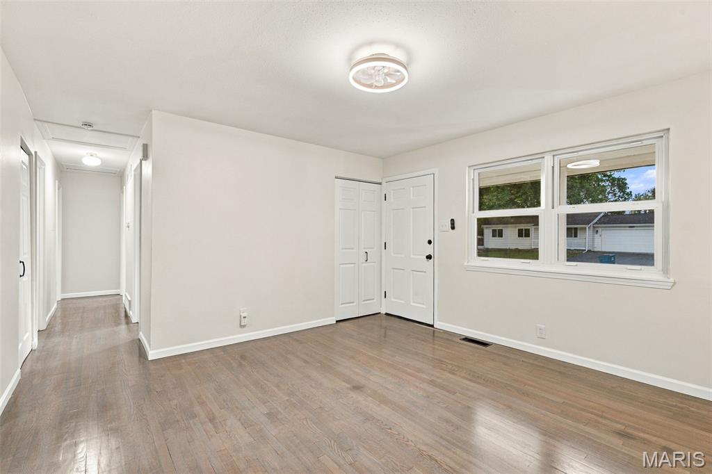 4904 Plum Tree Lane Property Photo 4