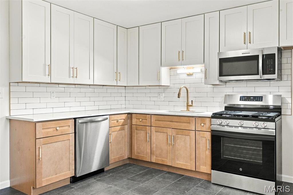 4904 Plum Tree Lane Property Photo 8