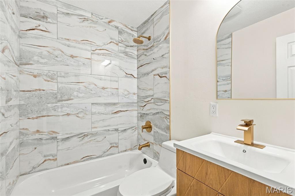4904 Plum Tree Lane Property Photo 13