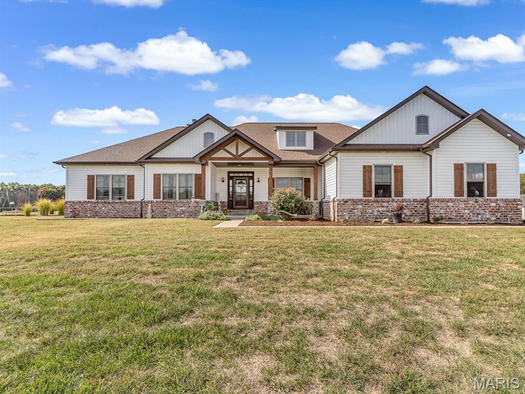 3637 G Road Property Photo 1