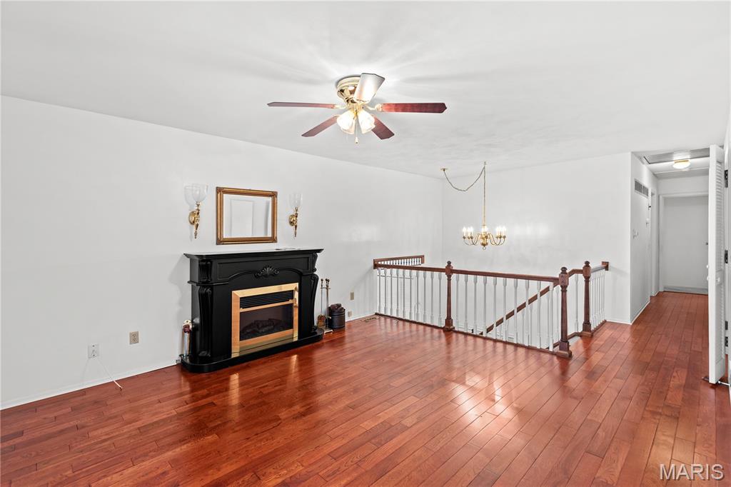 353 Bellestri Dr. Property Photo 8
