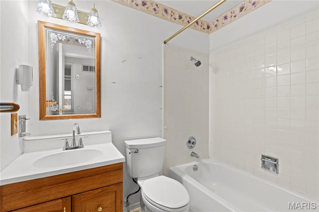 353 Bellestri Dr. Property Photo 13