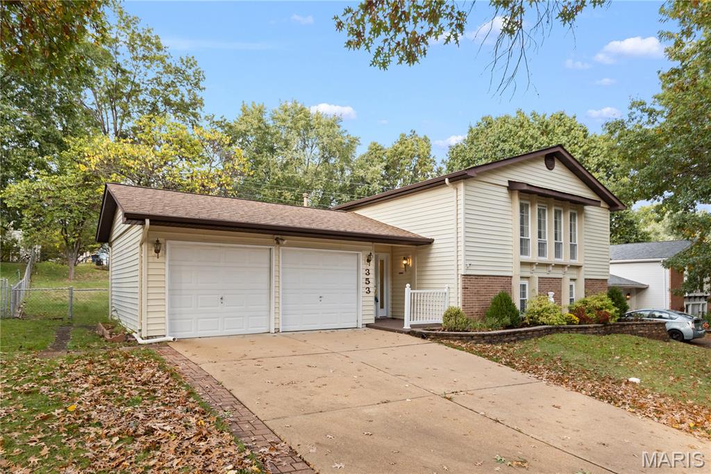 353 Bellestri Dr. Property Photo 33