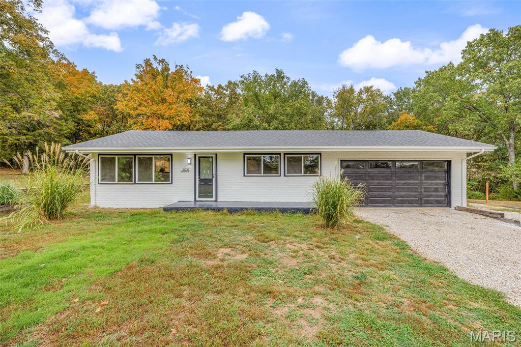4021 Lakewood Drive Property Photo 3
