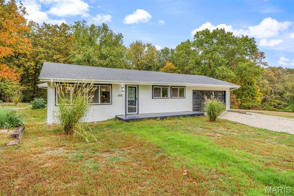 4021 Lakewood Drive Property Photo 4