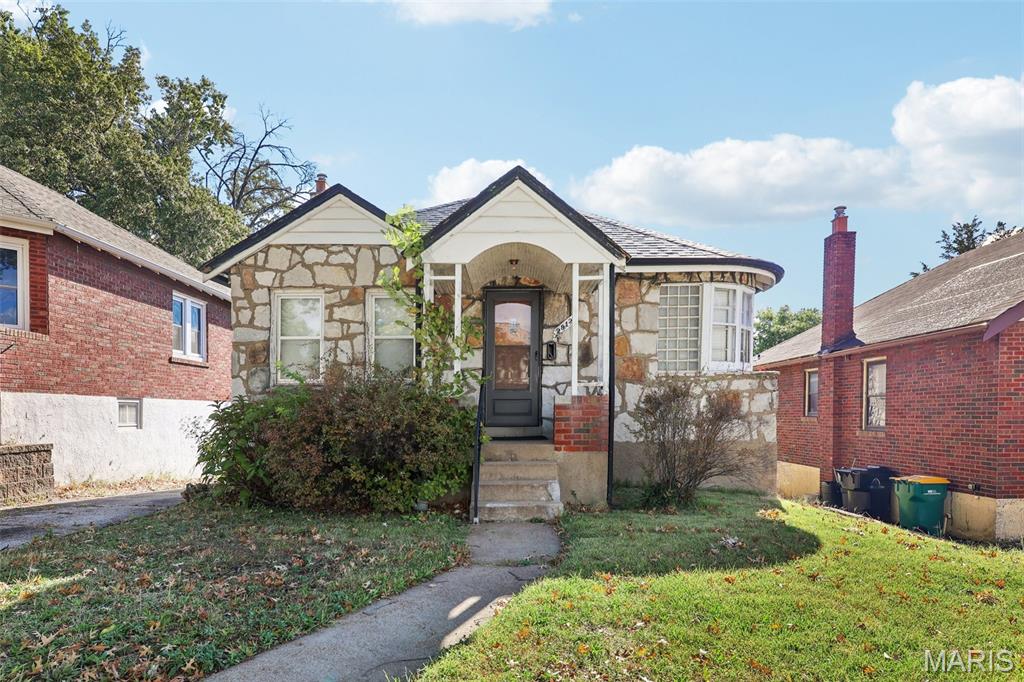 2912 Maywood Avenue Property Photo 1