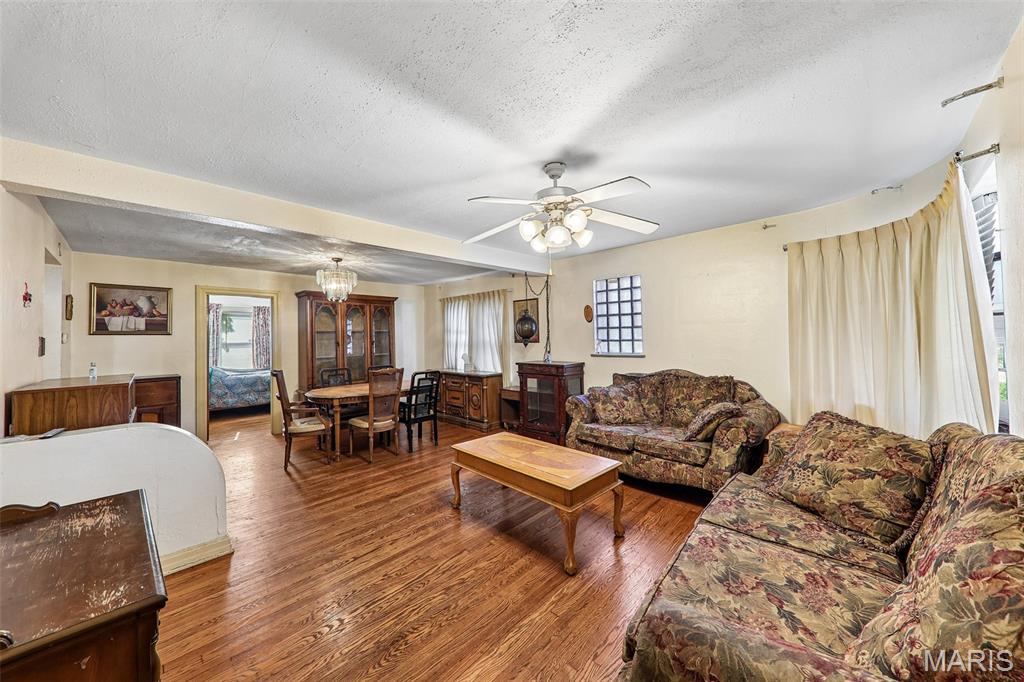 2912 Maywood Avenue Property Photo 4