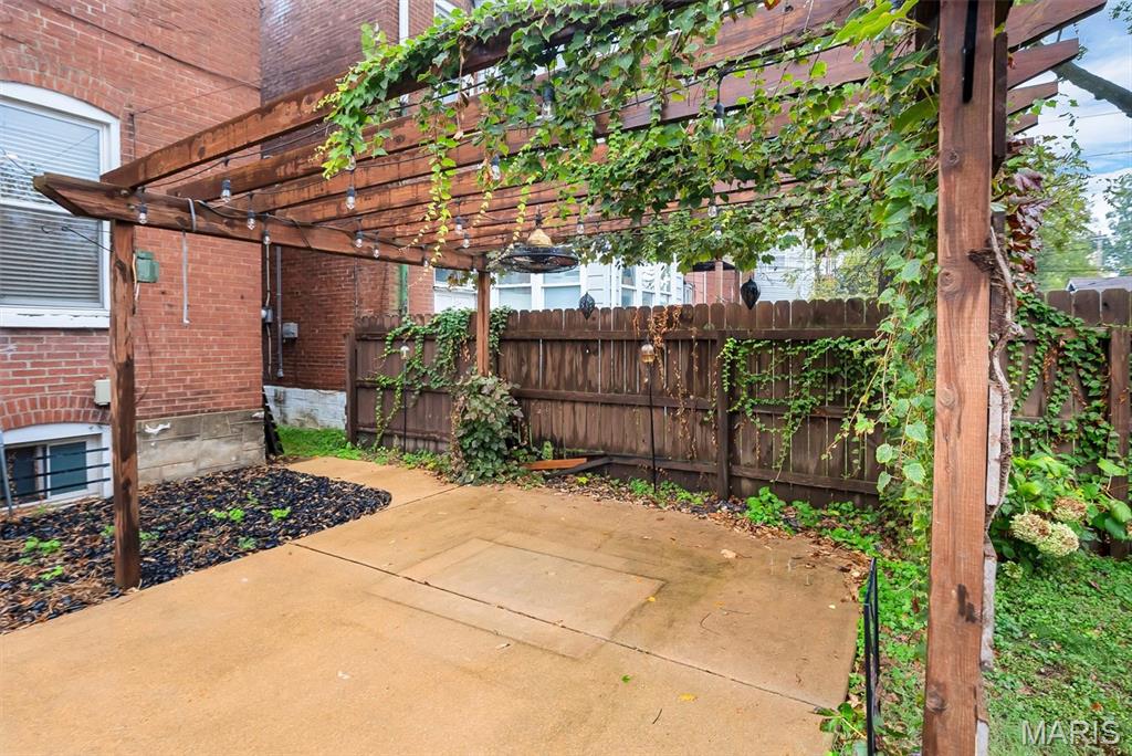 748 Dover Place Property Photo 35