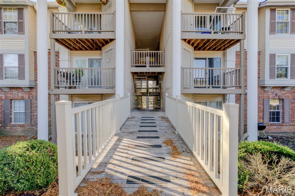 700 Ridgeside Drive H Property Photo 3
