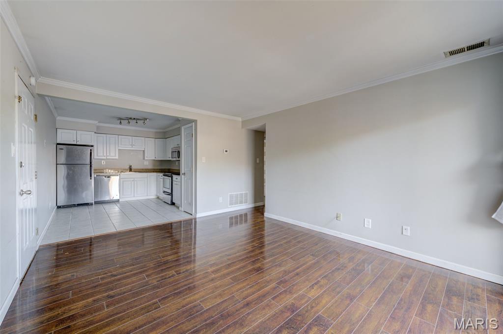 700 Ridgeside Drive H Property Photo 7