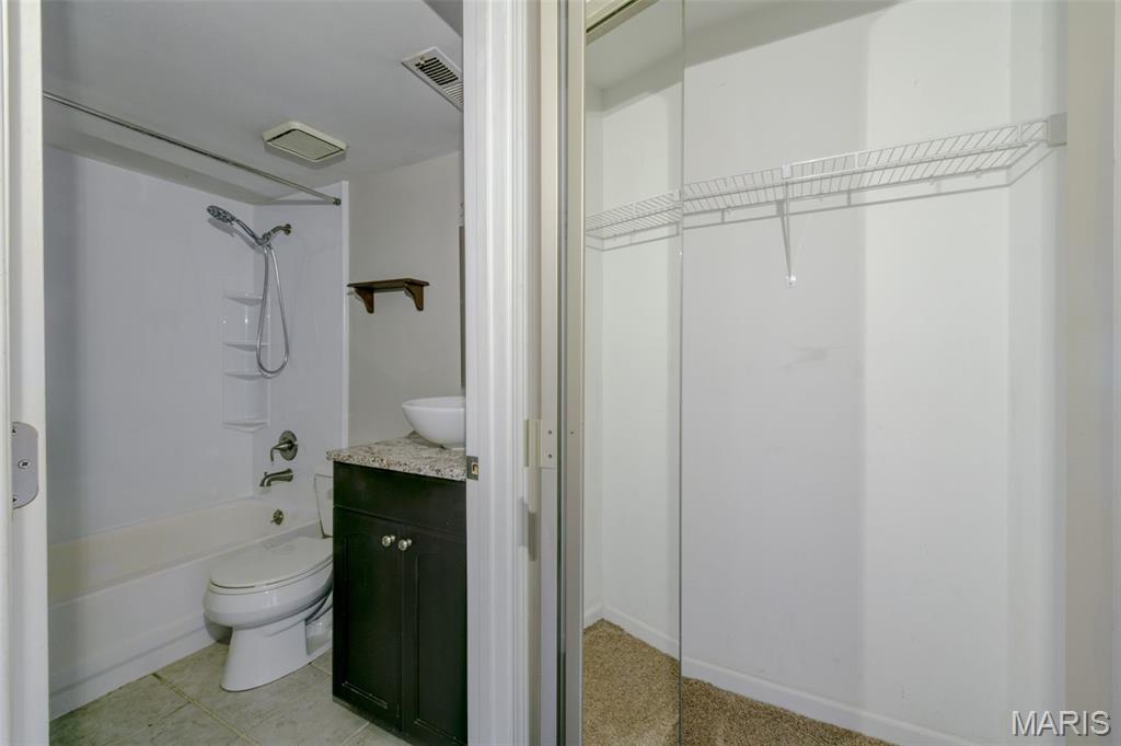 700 Ridgeside Drive H Property Photo 13