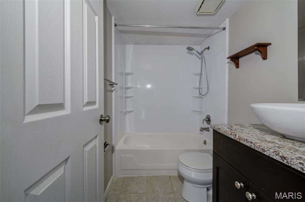 700 Ridgeside Drive H Property Photo 14