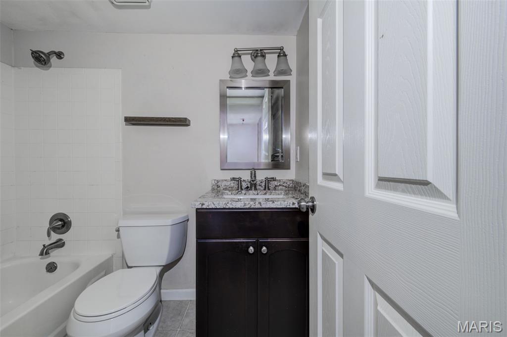 700 Ridgeside Drive H Property Photo 18
