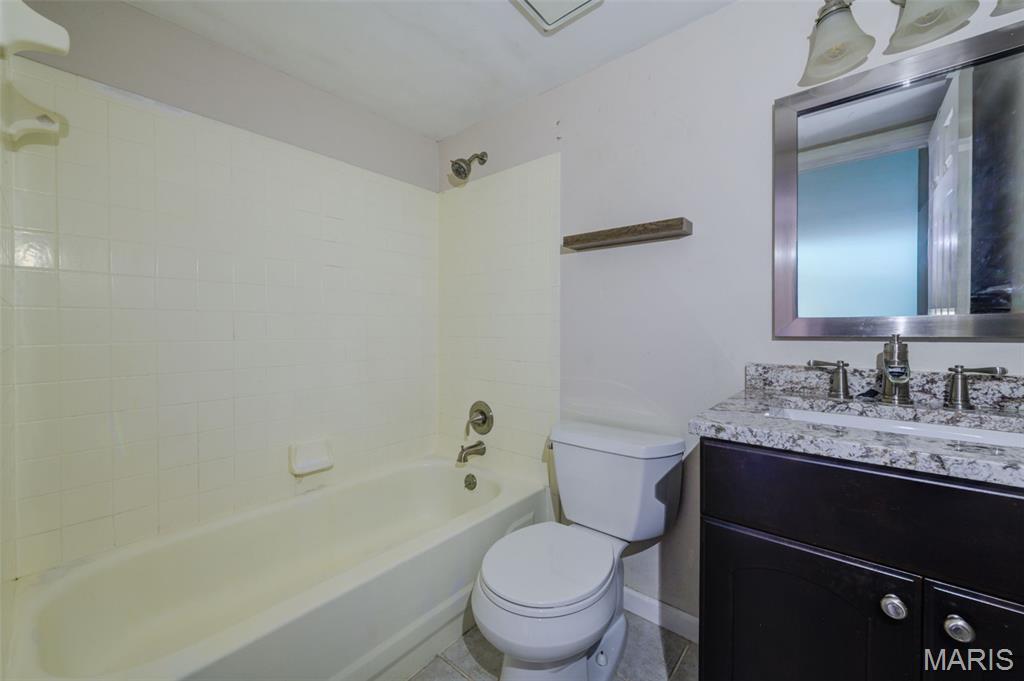 700 Ridgeside Drive H Property Photo 19