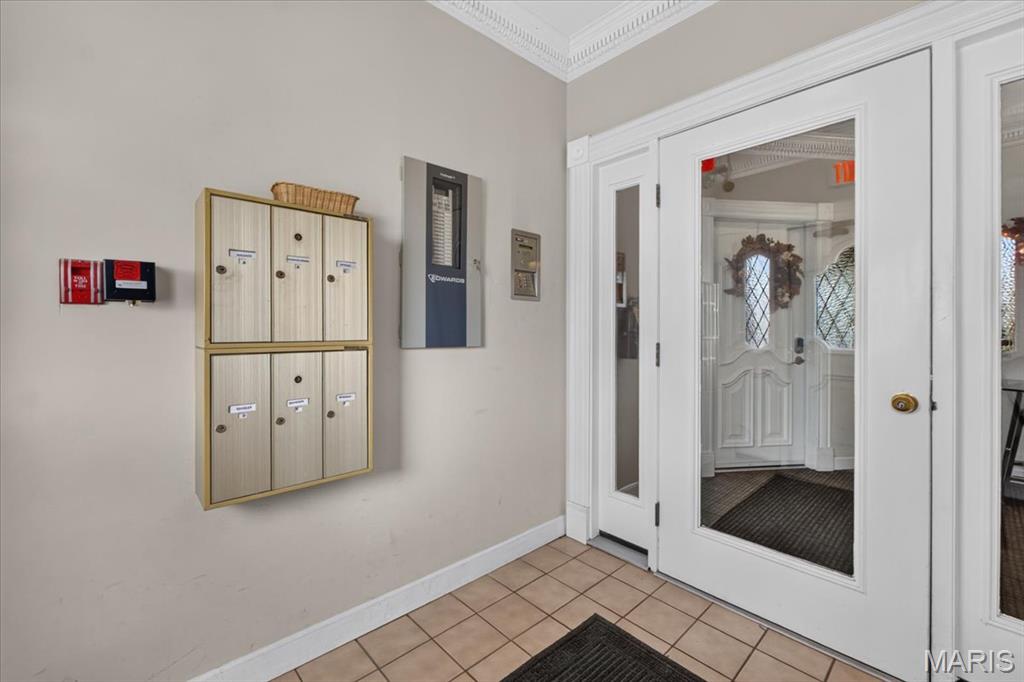 210 N Taylor Avenue B Property Photo 3
