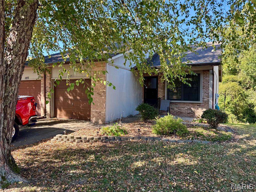 1279 Ridgewood Court Property Photo 1