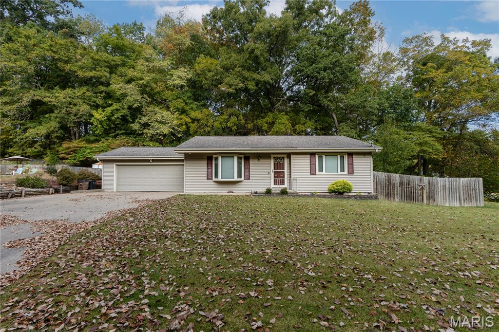 1811 Timberlane Drive Property Photo 1