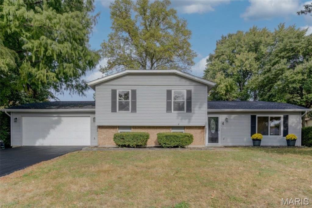 4 Newberry Court Property Photo 1