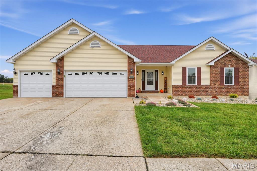 312 Waggoner Boulevard Property Photo 1