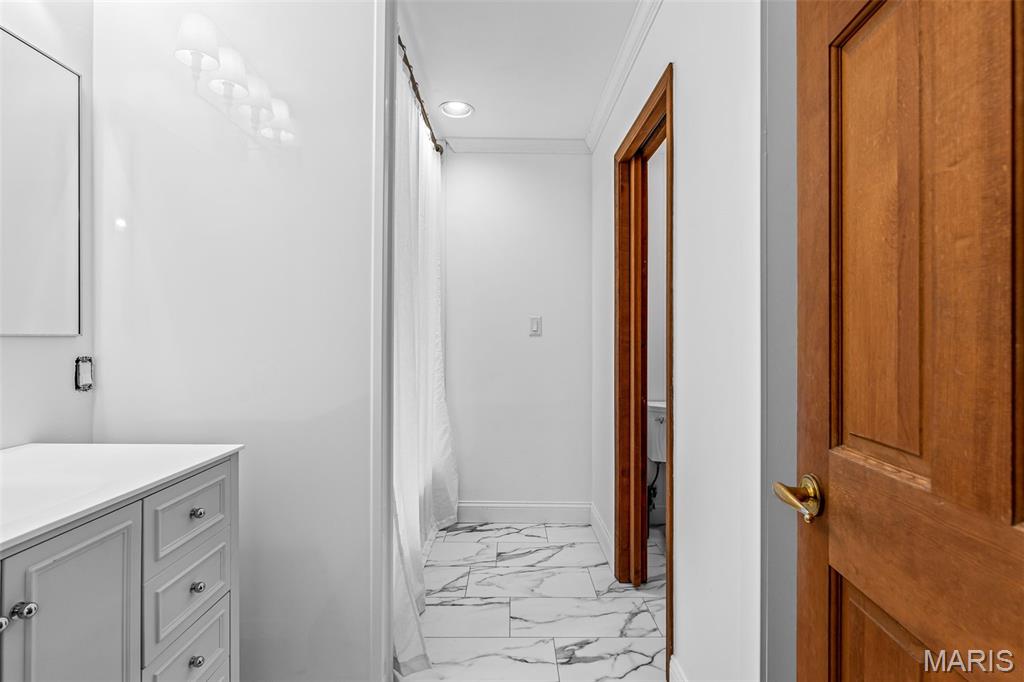 5600 Forest Drive Property Photo 31