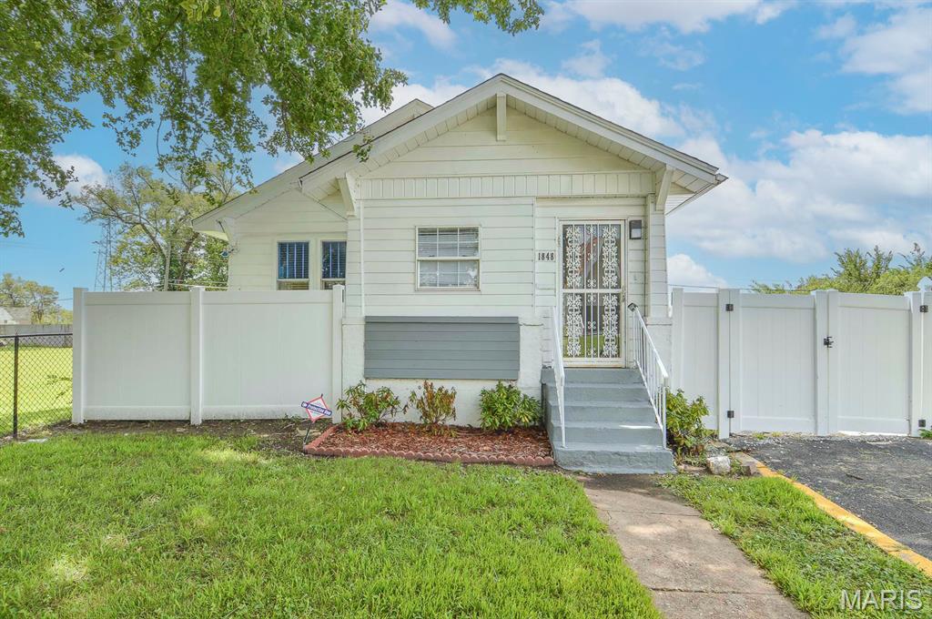 1848 Gaty Avenue Property Photo 1